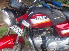 https://riyasewana.com/uploads/hero-honda-down-1160134412275.jpg