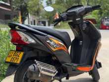 https://riyasewana.com/uploads/hero-honda-honda-dio-162236294662.jpg