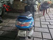 https://riyasewana.com/uploads/hero-honda-maestro-edge-241547154562.jpg