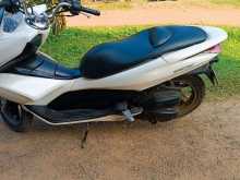 https://riyasewana.com/uploads/hero-honda-pcx-125-20657314612.jpg