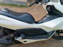 https://riyasewana.com/uploads/hero-honda-pcx-125-20657314953.jpg