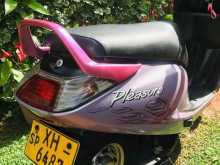 Hero Pleasure 2012 Motorbike