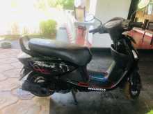 https://riyasewana.com/uploads/hero-honda-pleasure-1010102013433.jpg