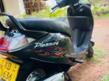 https://riyasewana.com/uploads/hero-honda-pleasure-1017330413992.jpg