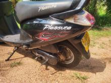 https://riyasewana.com/uploads/hero-honda-pleasure-10836536176.jpg