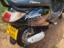 https://riyasewana.com/uploads/hero-honda-pleasure-108365368852.jpg