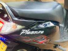 https://riyasewana.com/uploads/hero-honda-pleasure-1210380622323.jpg