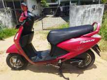 Hero-Honda Pleasure 2012 Motorbike