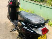 https://riyasewana.com/uploads/hero-honda-pleasure-1512194313304.jpg