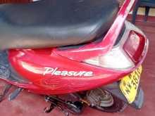 Hero-Honda Pleasure 2011 Motorbike