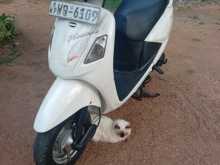 Hero-Honda Pleasure 2011 Motorbike