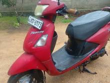Hero-Honda Pleasure 2011 Motorbike