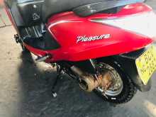Hero Pleasure 2015 Motorbike