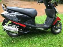 https://riyasewana.com/uploads/hero-honda-pleasure-1910492113302.jpg