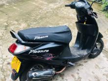 https://riyasewana.com/uploads/hero-honda-pleasure-2020072019626.jpg