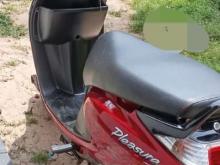 https://riyasewana.com/uploads/hero-honda-pleasure-21639356935.jpg