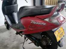 https://riyasewana.com/uploads/hero-honda-pleasure-241031054303.jpg