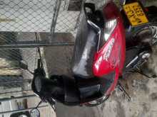 https://riyasewana.com/uploads/hero-honda-pleasure-24953424293.jpg