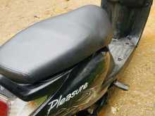 https://riyasewana.com/uploads/hero-honda-pleasure-2516414722363.jpg