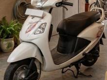 Hero-Honda Pleasure 2012 Motorbike