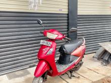 Hero-Honda Pleasure 2012 Motorbike