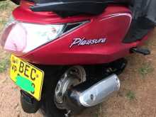 https://riyasewana.com/uploads/hero-honda-pleasure-299564813133.jpg