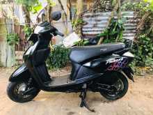 https://riyasewana.com/uploads/hero-honda-pleasure-36215713783.jpg