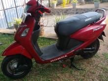 Hero Pleasure 2012 Motorbike