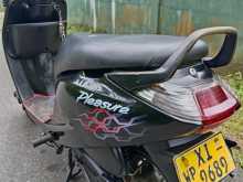 https://riyasewana.com/uploads/hero-honda-pleasure-415552113343.jpg