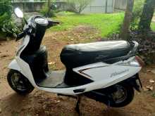 https://riyasewana.com/uploads/hero-honda-pleasure-58002313654.jpg