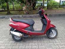 https://riyasewana.com/uploads/hero-honda-pleasure-612335613632.jpg