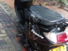 https://riyasewana.com/uploads/hero-honda-pleasure-7173613459397.jpg