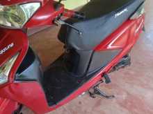https://riyasewana.com/uploads/hero-honda-pleser-3113142213022.jpg