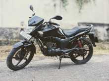 Hero Hunk 2016 Motorbike
