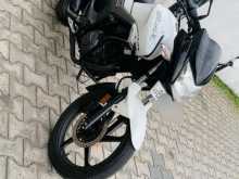 Hero Hunk 2016 Motorbike