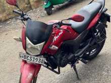 Hero Hunk 2015 Motorbike