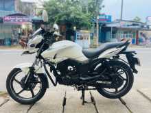 Hero Hunk 2017 Motorbike