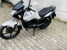 Hero Hunk 2016 Motorbike