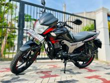 Hero Hunk 2017 Motorbike