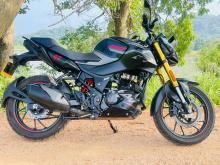 Hero Hunk 160 2025 Motorbike