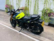 Hero Hunk 160 2025 Motorbike