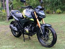 Hero Hunk 160R 4V 2025 Motorbike