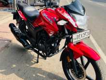 Hero Hunk 2016 Motorbike