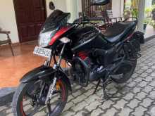 Hero Hunk 2017 Motorbike