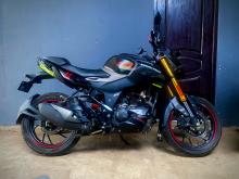 Hero Hunk 160R 2025 Motorbike