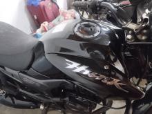 Hero Hunk 2016 Motorbike
