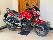 Hero Hunk 2017 motorcycle