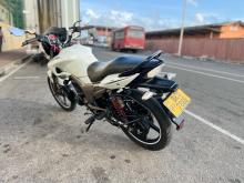 Hero Hunk 2015 Motorbike