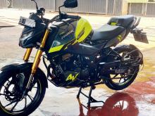 Hero Hunk 2025 Motorbike