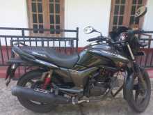 Hero Hunk 2014 motorcycle